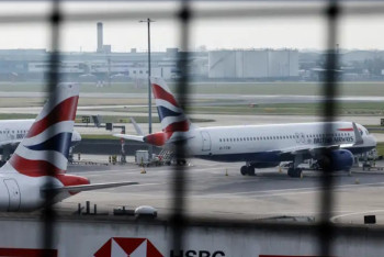 Фотография к новости: Лондонский аэропорт  возобновил работу после пожара