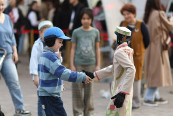 Фотография к новости: Роботы в тюбетейках гуляют по улицам Алматы