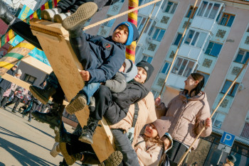 Фотография к новости: От белоснежных юрт до голограмм и лабиринтов: как отметили Наурыз павлодарцы