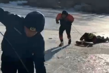 В Петропавловске мужчину чудом спасли из ледяной воды