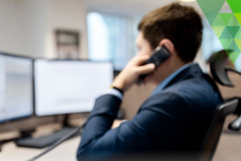 Фотография к новости: Казахстанская фондовая биржа предупреждает о мошенниках