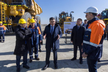 Фотография к новости: От сырьевого экспорта к глубокой переработке: Бектенов акцентировал внимание крупных предприятий