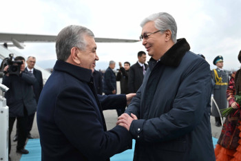 Фотография к новости: Шавкат Мирзиёев прибыл в Казахстан