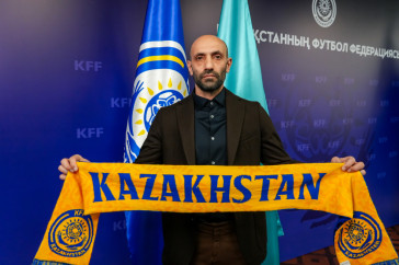 Фотография к новости: Болельщики критикуют, эксперты защищают: каким был старт Алиева в сборной Казахстана