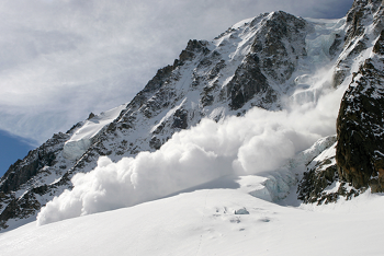 Фотография к новости: Лавинная опасность сохраняется в Алматинской области