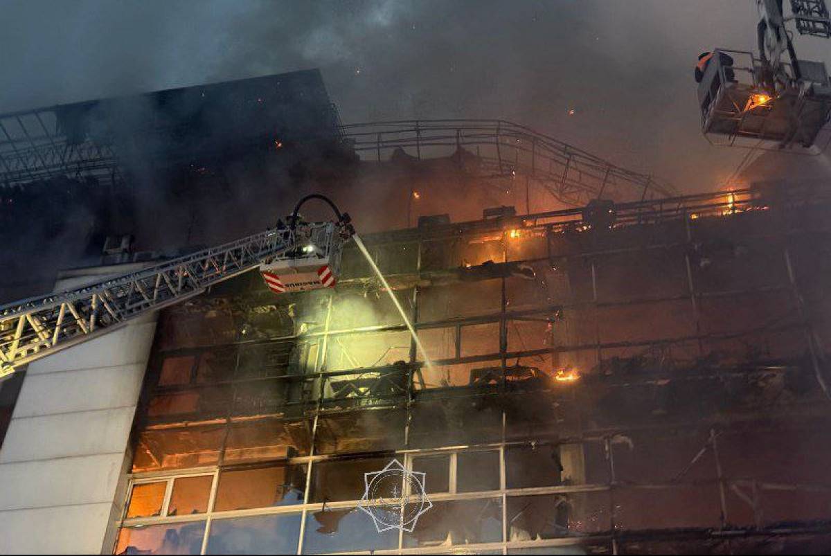 Административное здание горело в Алматы