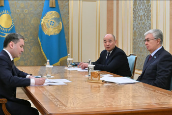Фотография к новости: Токаев поручил Минпромышленности создать единый реестр отечественных производителей