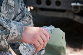 Фотография к новости: Депутат снова просит увеличить стоимость пайков казахстанских военнослужащих