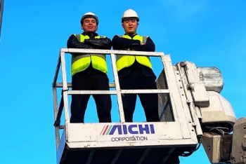 В Астане под трендовый звук демонтировали рекламные вывески