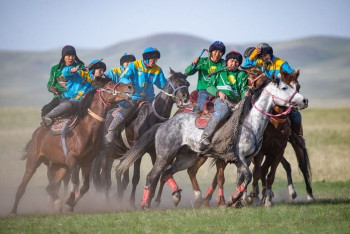 Фотография к новости: Игра на трассе закончилась судом в Алматинской области
