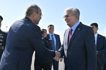 Фотография к новости: Касым-Жомарт Токаев прибыл в Самарканд