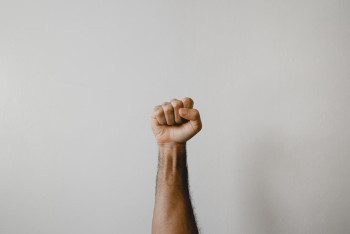 В Атырау водитель детдома избил подростка, но уголовное дело закрыли