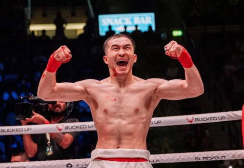 Фотография к новости: Казахстанец ярко дебютировал в лиге кулачных боев Конора Макгрегора