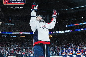 Фотография к новости: Хоккеист Александр Овечкин побил рекорд 26-летней давности