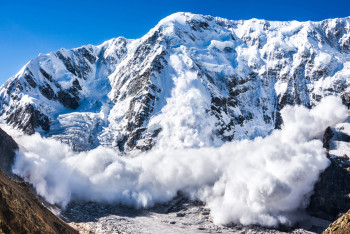 Фотография к новости: Лавинная опасность объявлена в Алматинской области