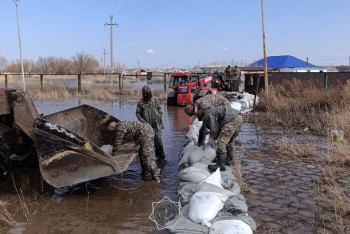 Фотография к новости: МЧС предотвратило подтопление жилья в Акмолинской области
