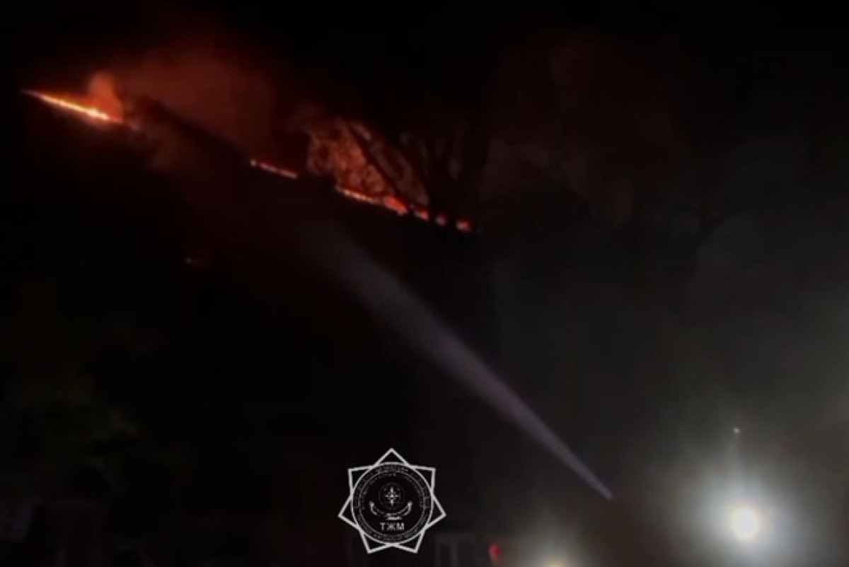 180 человек эвакуировали из горящей многоэтажки в Шу