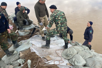 Фотография к новости: Река Есиль вышла из берегов в Акмолинской области