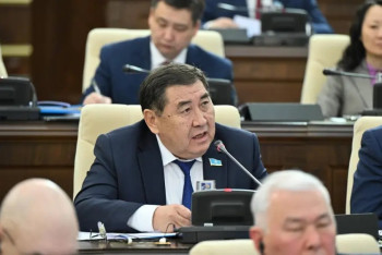 Фотография к новости: Давайте начнем выжимать уже и банки – депутат о Налоговом кодексе