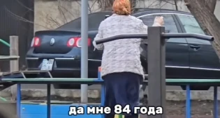 &quot;Мне 84, я ещё молодая&quot;: бабушка из Атырау зарядила Казнет энергией