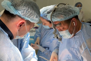 Врачи Алматы спасли голос пациента с опухолью размером с грейпфрут