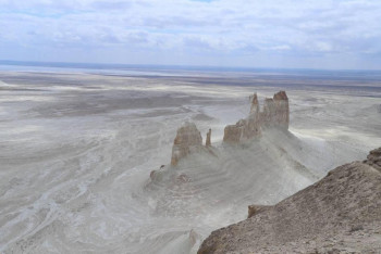 "Как на другой планете": Бозжыра покорила французских путешественников