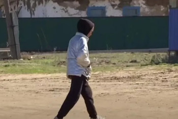 Фотография к новости: Лодки вместо автобусов: жители села под Актобе застряли в бездорожье и ожиданиях