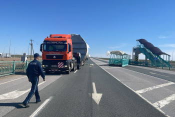 Фотография к новости: Грузовик разрушил мост в Кызылординской области