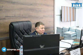 Суд по делу Шерзата Полата начался с задержкой из-за опоздания адвоката