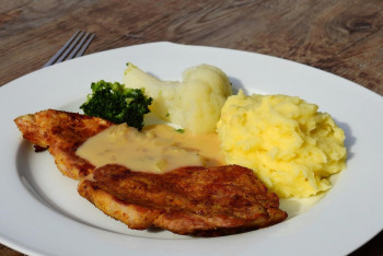 После обеда в популярном кафе астанчане оказались в инфекционке