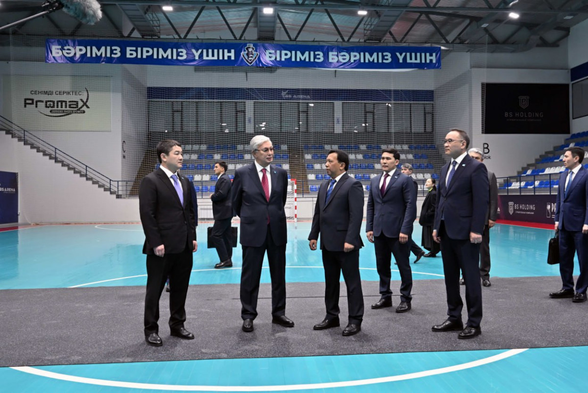 Токаев осмотрел уникальный спорткомплекс BS Arena