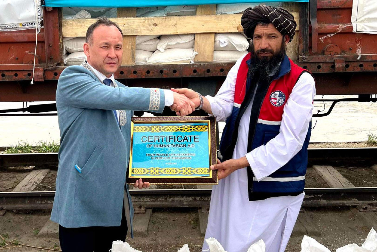 Десятки вагонов с гуманитарной помощью от Казахстана прибыли в Афганистан