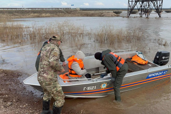 Фотография к новости: Паводки изолировали село: В Акмолинской области ведутся спасательные работы