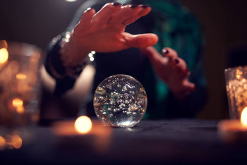 Фотография к новости: "Я была как зомби": актюбинцы массово брали кредиты по воле целительницы