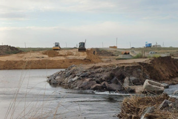 Фотография к новости: Первый в регионе металлический разборный мост начали строить в Костанайской области