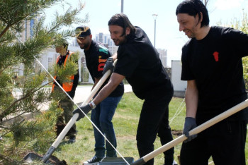 Звёзды мирового футбола посадили деревья в Астане