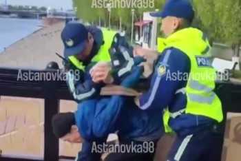 Фотография к новости: Видео конфликта велосипедиста с полицейским Астаны попало в Сеть