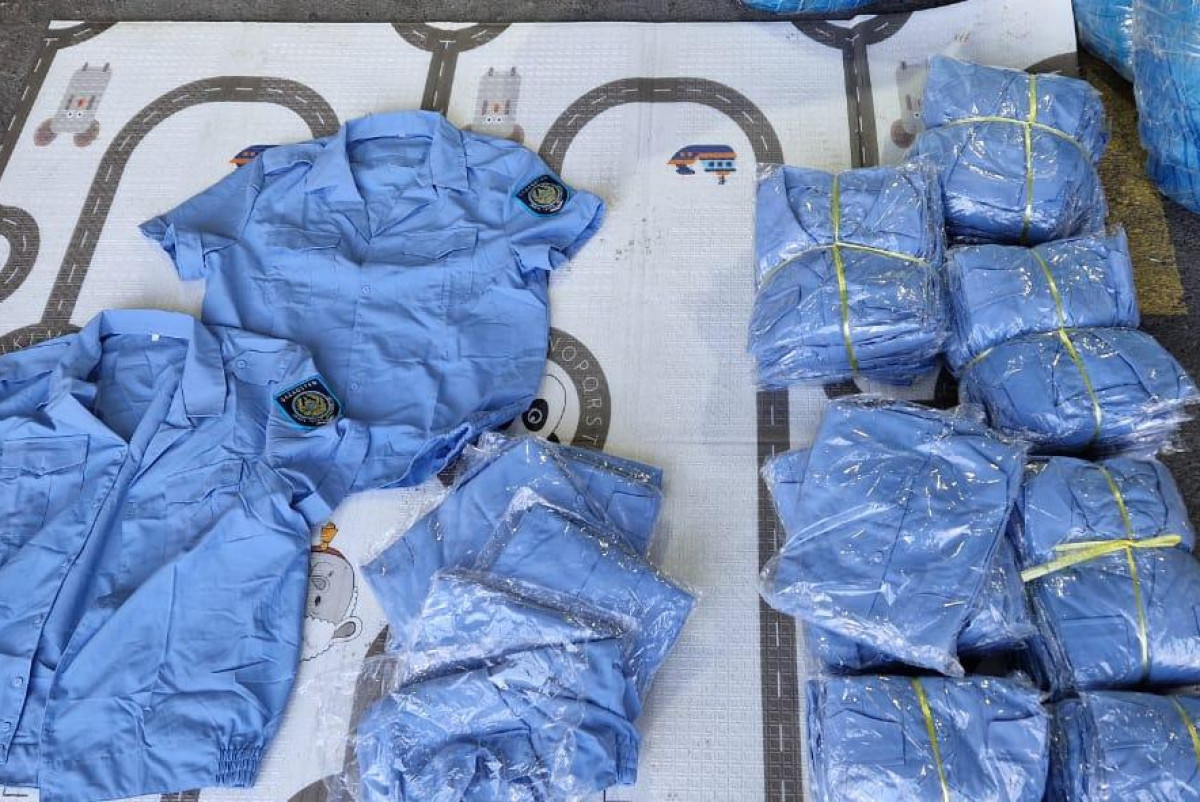 Крупную партию формы с символикой полиции Казахстана пытались ввезти из Китая