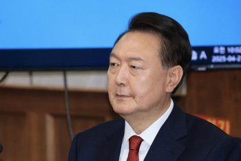 Бывшего президента Южной Кореи официально обвинили в злоупотреблении властью