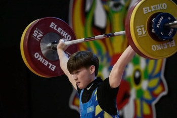 Казахстанский штангист стал чемпионом мира среди юниоров в Перу