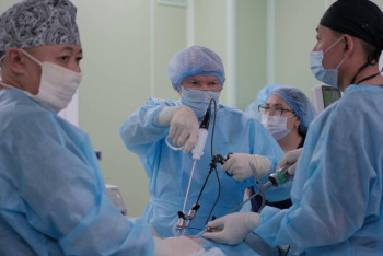 Фотография к новости: Без границ: международная команда врачей провела уникальные операции детям в Караганде