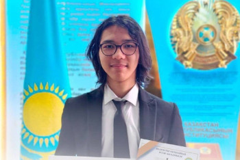 Фотография к новости: Казахстанский школьник стал лучшим лингвистом Азиатско-Тихоокеанского региона