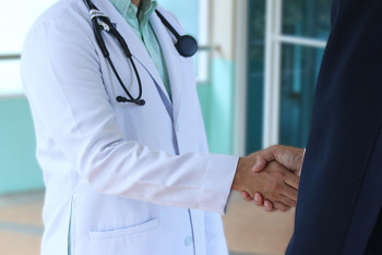 За ошибки врачей казахстанцам выплатили 35 млн тенге