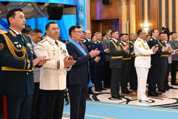 Токаев наградил ряд казахстанцев за мужество и службу Родине