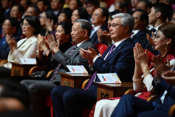 Фотография к новости: Касым-Жомарт Токаев и То Лам посетили концерт в Астане