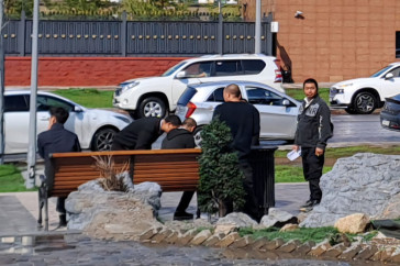 Фотография к новости: Приехали из села? Какие требования предъявляются к китайским рабочим, строящим ЛРТ