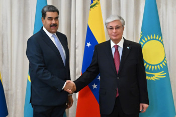 Фотография к новости: Токаев провёл встречу с президентом Венесуэлы Мадуро