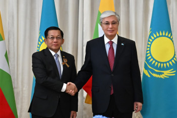 Фотография к новости: Президент провёл встречу с премьер-министром Мьянмы