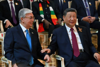 Касым-Жомарт Токаев побеседовал с Си Цзиньпином в неформальной обстановке