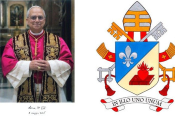 Фотография к новости: Герб нового Папы Римского представили в Ватикане